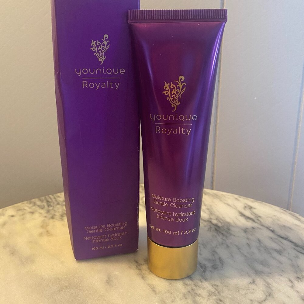 New Younique Royalty Moisture Boosting Gentle Cleanser. 3.3 fl oz B12